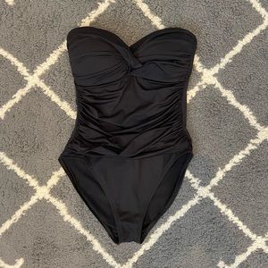 La Blanca Black Women’s Swimsuit Size 8.